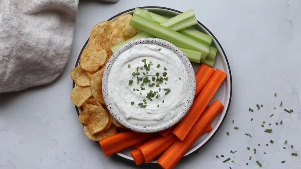 Vegetables paired with Greek yogurt dressing